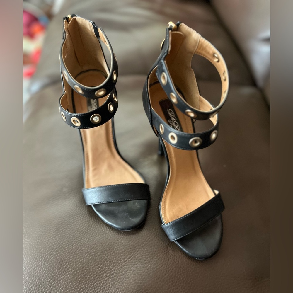 DbDk Fashion heels.
